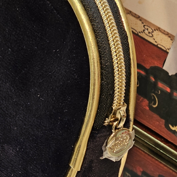 Juicy Couture Black Velvet Cosmetic Pouch/Bag (Nwot) - Picture 9 of 9